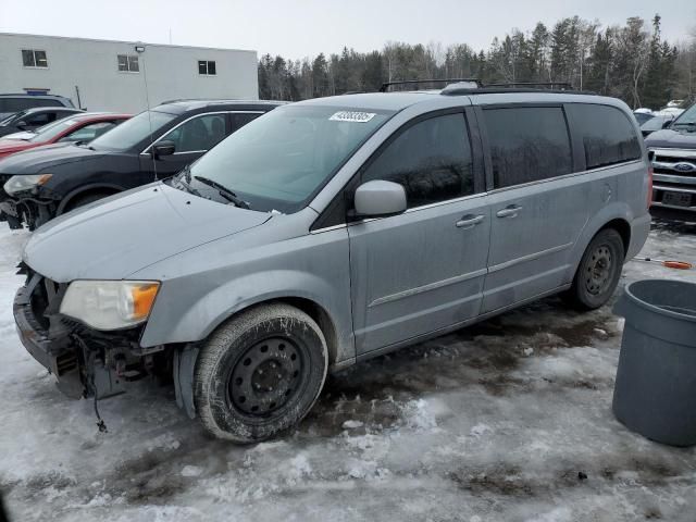 2014 Chrysler Town & Country Touring L