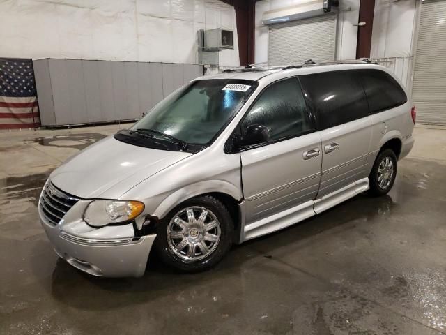 2005 Chrysler Town & Country Limited