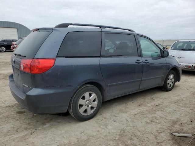 2010 Toyota Sienna CE