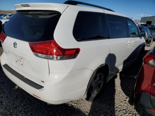 2013 Toyota Sienna LE