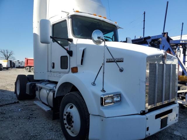 2007 Kenworth Construction T800