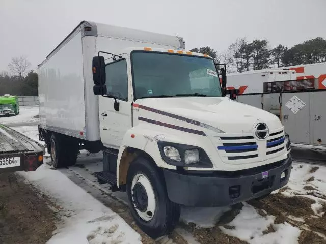 2005 Hino Hino 268