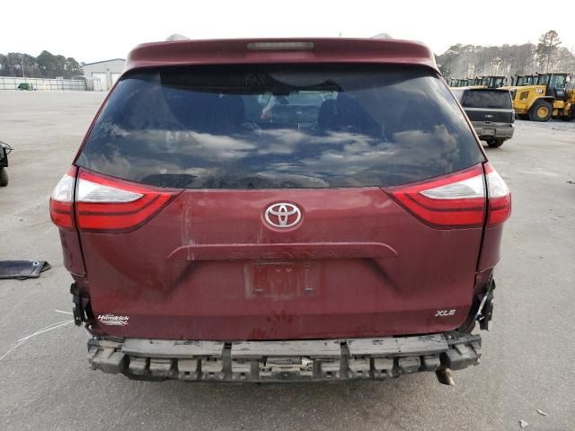 2015 Toyota Sienna XLE