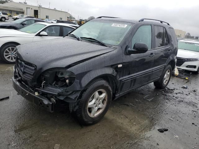 2000 Mercedes-Benz ML 320