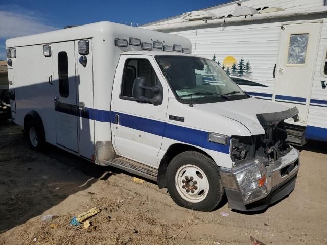 2021 Ford Econoline E350 Super Duty Cutaway Van