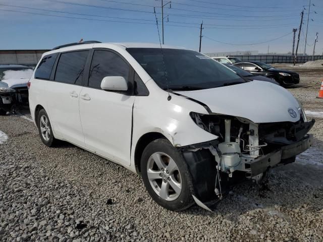 2013 Toyota Sienna LE