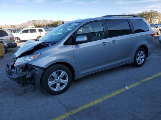 2017 Toyota Sienna LE