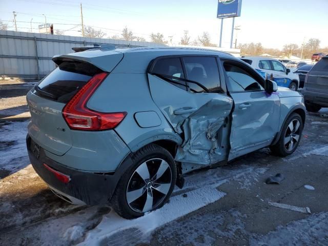 2019 Volvo XC40 T5 Momentum