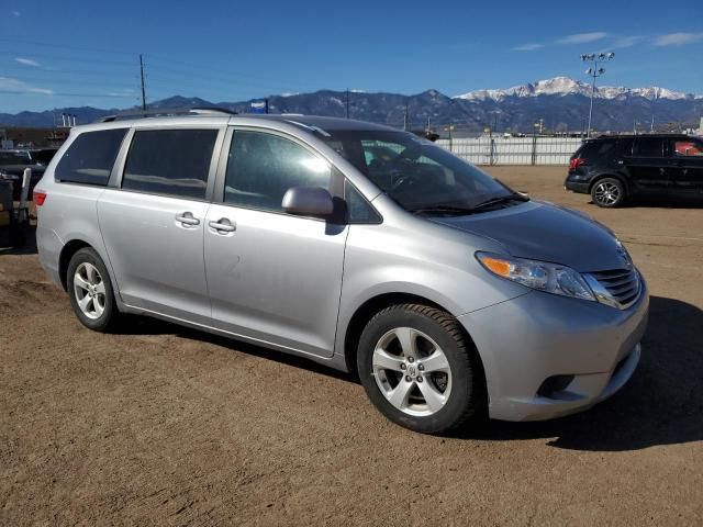 2016 Toyota Sienna LE