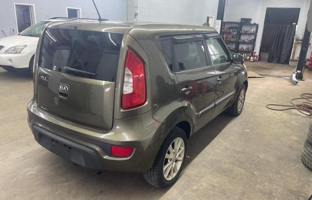 2013 KIA Soul +