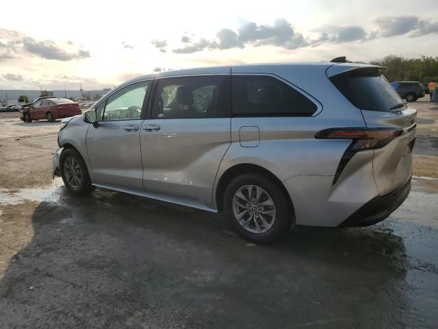 2023 Toyota Sienna LE