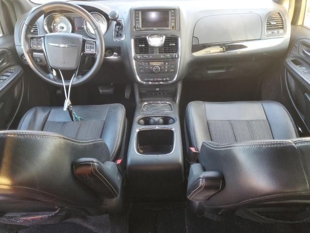 2015 Chrysler Town & Country S