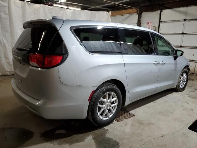 2024 Chrysler Voyager LX