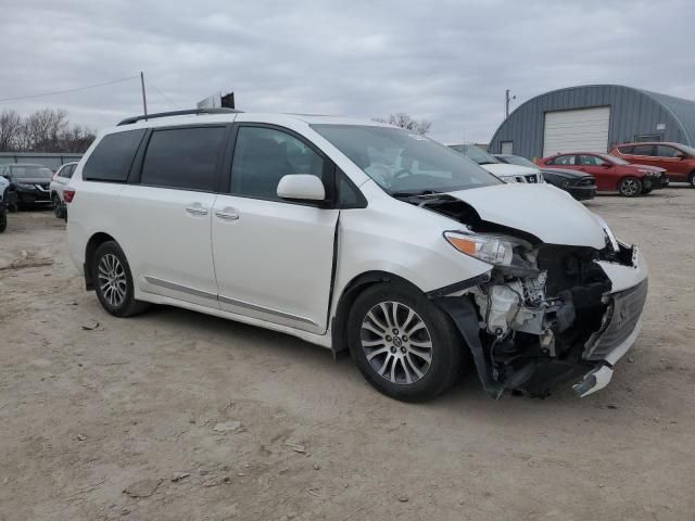 2018 Toyota Sienna XLE