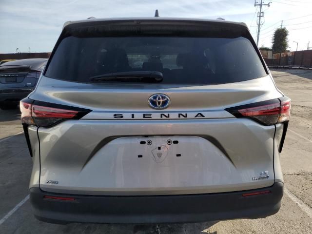 2022 Toyota Sienna LE