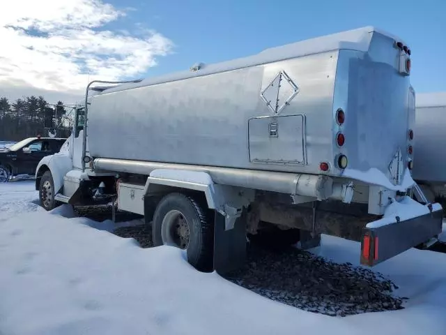 2006 Kenworth Construction T300