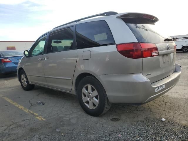 2004 Toyota Sienna CE