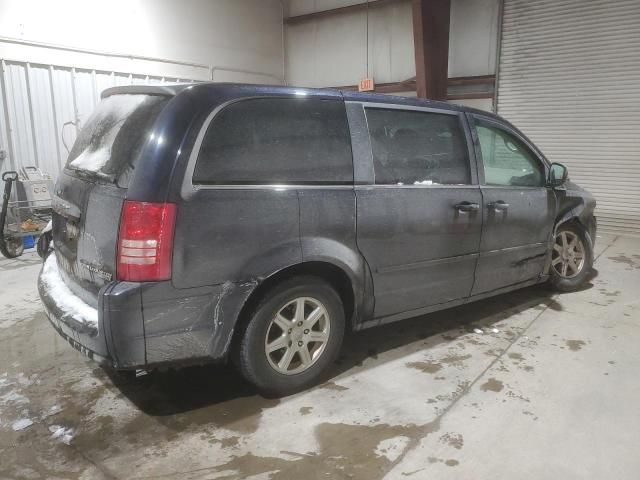 2010 Chrysler Town & Country LX