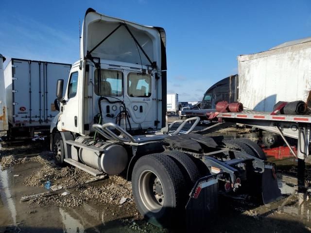 2020 Freightliner Cascadia 116