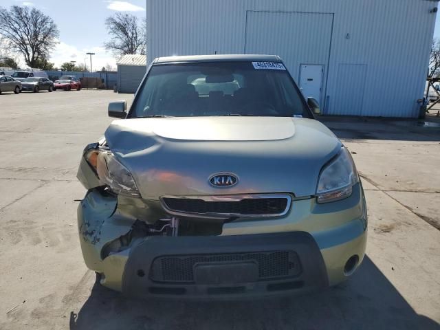 2010 KIA Soul +