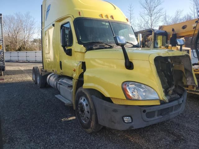 2016 Freightliner Cascadia 125