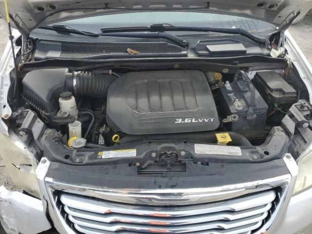 2012 Chrysler Town & Country Touring