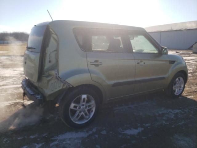 2011 KIA Soul +