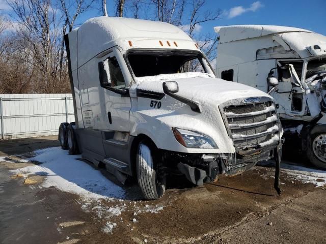 2021 Freightliner Cascadia 126