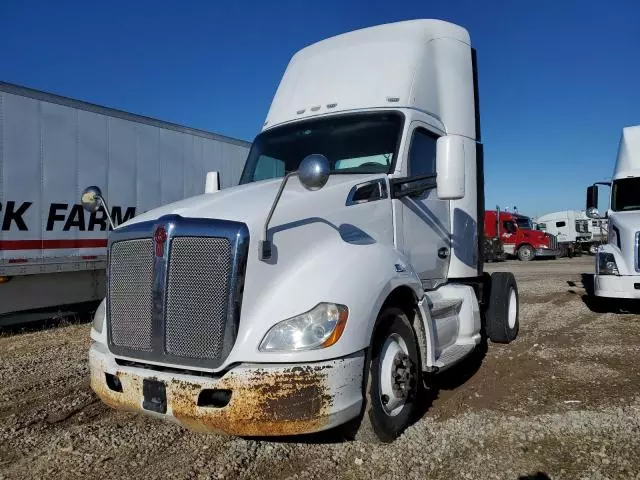 2014 Kenworth Construction T680