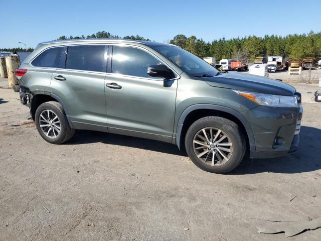 2017 Toyota Highlander SE