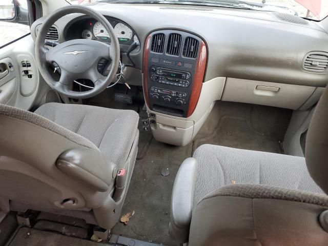 2006 Chrysler Town & Country LX