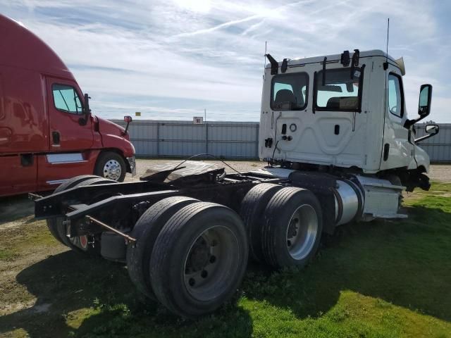 2018 Freightliner Cascadia 126