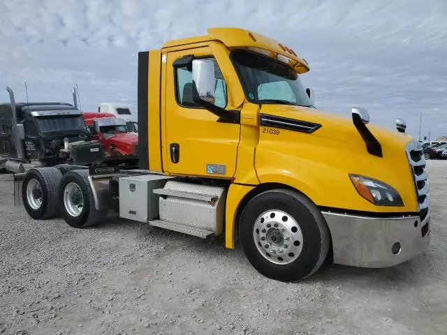 2021 Freightliner Cascadia 126 Semi Truck