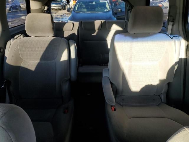 2004 Toyota Sienna CE