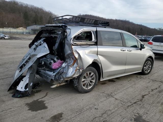 2025 Toyota Sienna LE