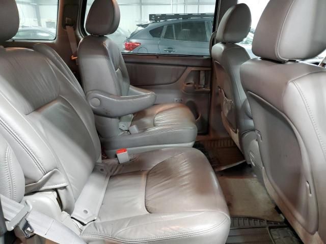 2010 Toyota Sienna XLE