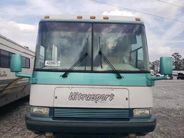 1998 Freightliner Chassis X Line Motor Home