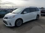 2018 Toyota Sienna XLE