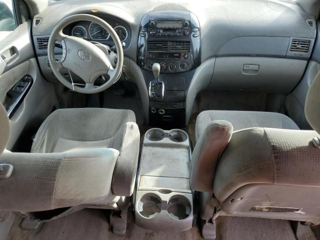 2005 Toyota Sienna CE