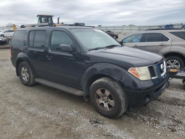 2005 Nissan Pathfinder LE