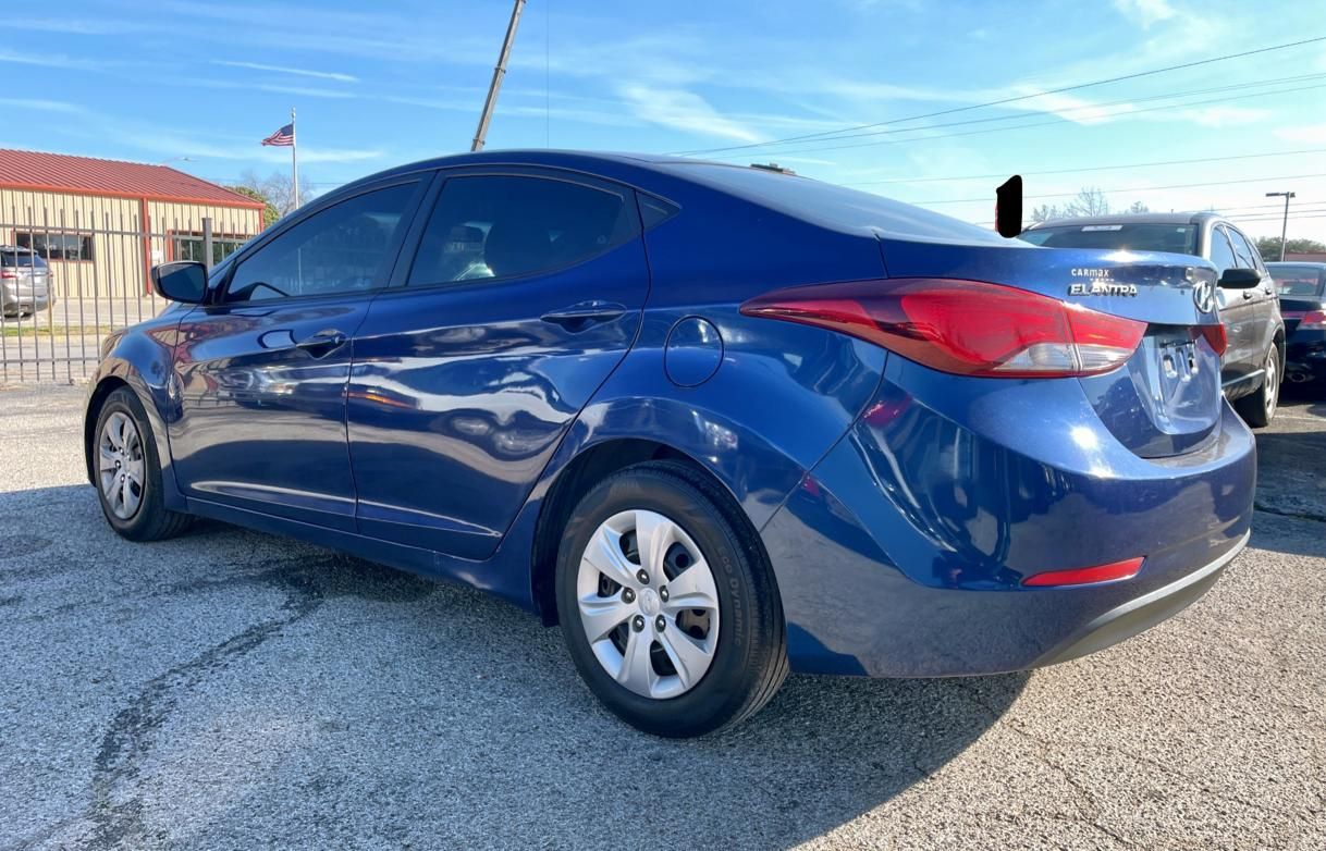 2016 Hyundai Elantra SE