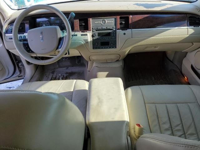 2006 Lincoln Town Car Signature