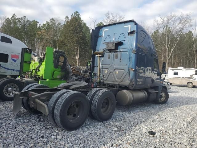 2013 Freightliner Cascadia 125