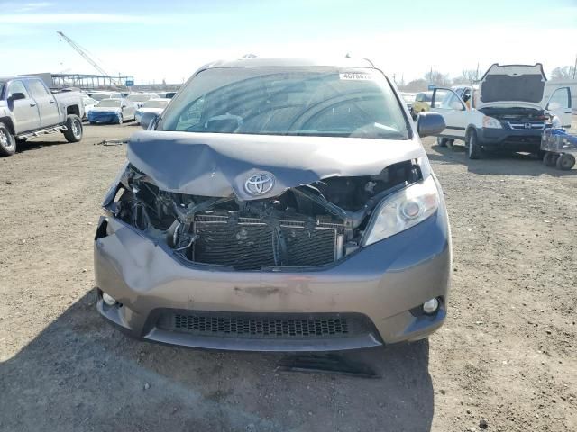 2016 Toyota Sienna XLE