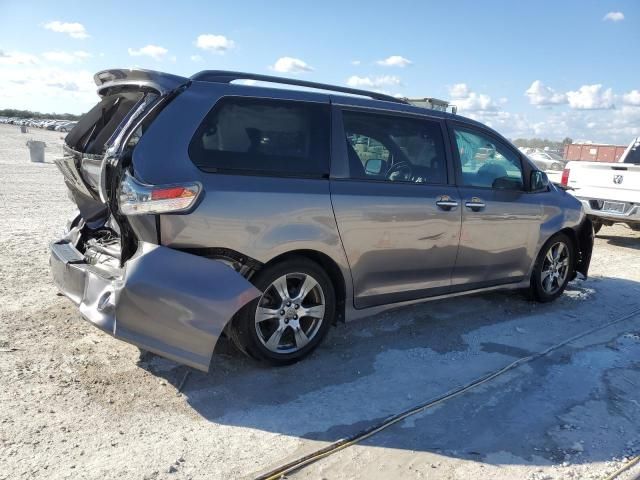 2017 Toyota Sienna SE