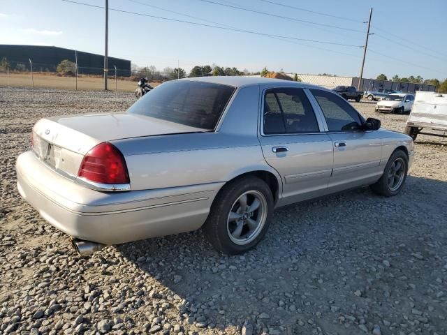 2004 Ford Crown Victoria LX