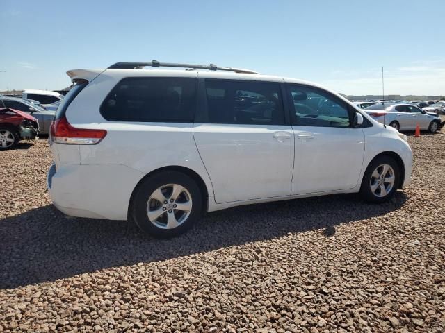 2013 Toyota Sienna LE