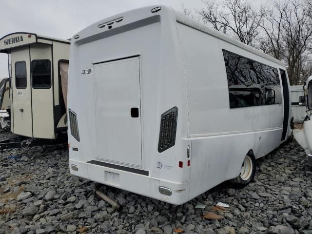 2019 Ford Econoline E450 Super Duty Cutaway Van