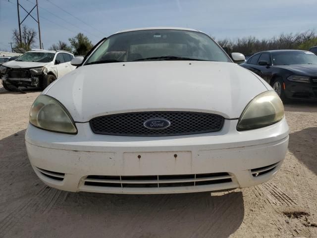 2004 Ford Taurus SE