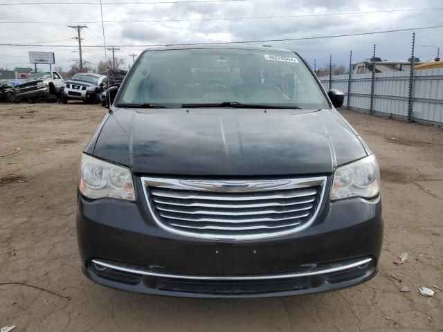 2016 Chrysler Town & Country Touring